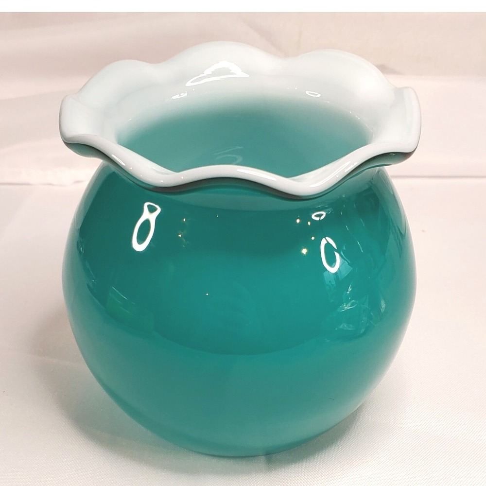 Gorgeous Design China 4" Ruffled Edge Glass Bowl Vase Turquoise & White Inside - Picture 1 of 10